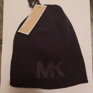 MICHAEL KORS black beanie hat NEW WITH TAG